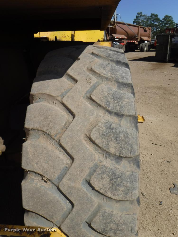 image for item K5873 Badger 1085C Cruiz-Air rubber tire excavator