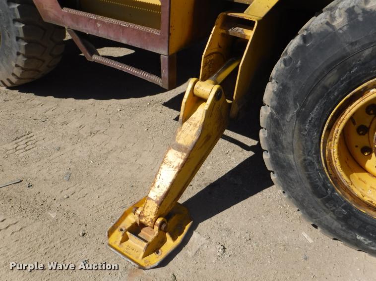 image for item K5873 Badger 1085C Cruiz-Air rubber tire excavator