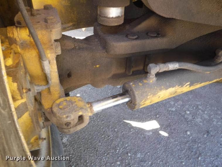 image for item K5873 Badger 1085C Cruiz-Air rubber tire excavator