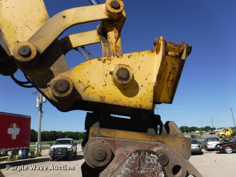 image for item K5873 Badger 1085C Cruiz-Air rubber tire excavator