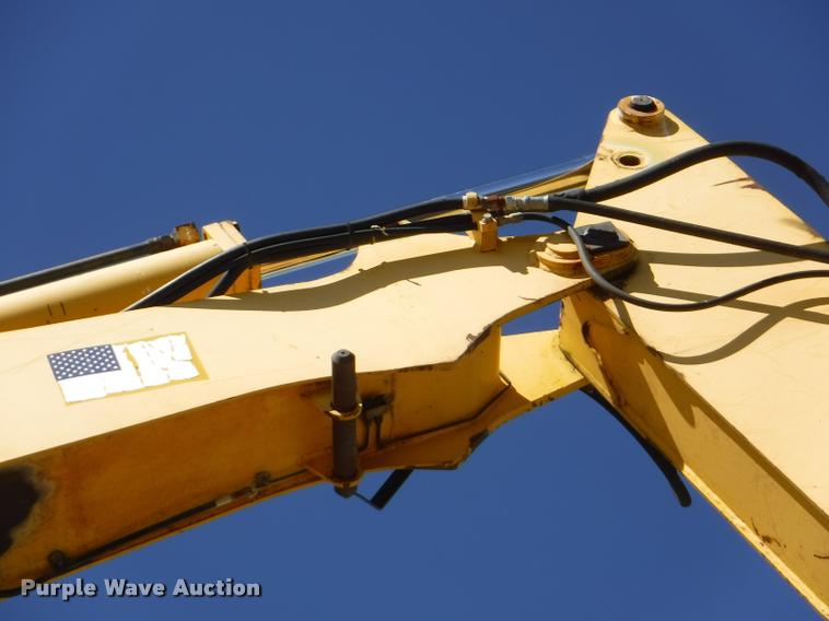 image for item K5873 Badger 1085C Cruiz-Air rubber tire excavator