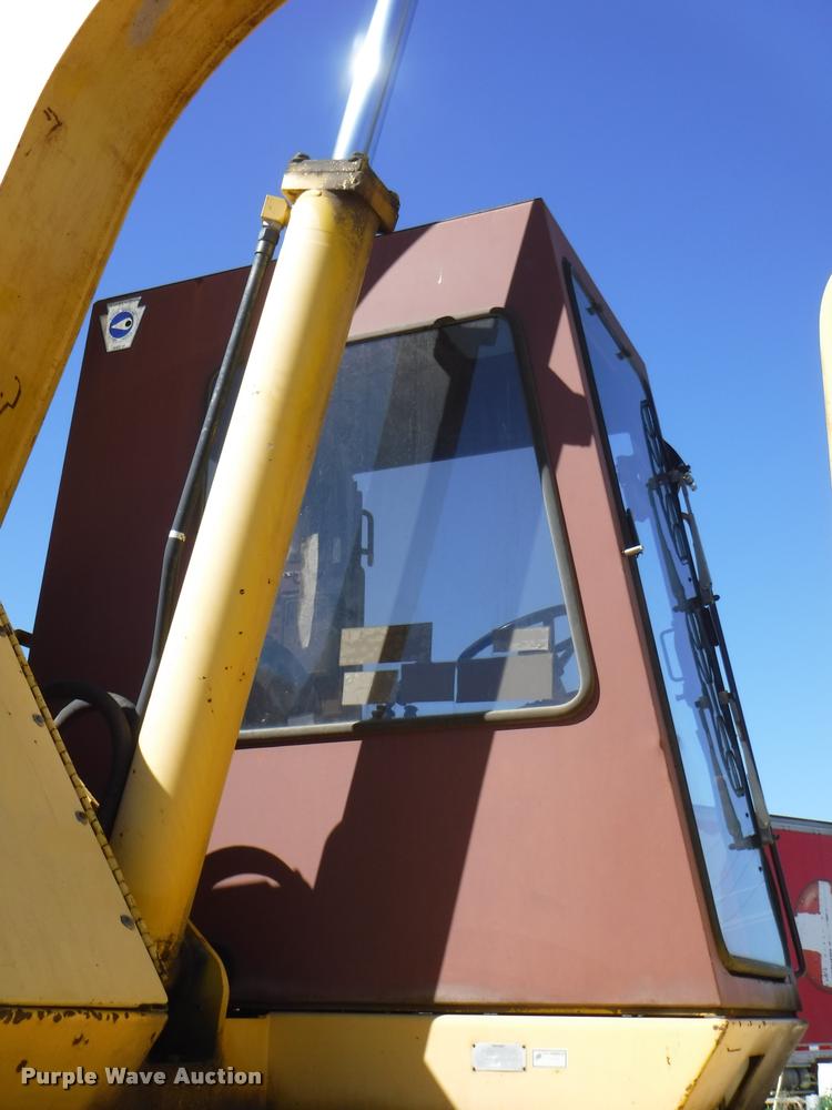 image for item K5873 Badger 1085C Cruiz-Air rubber tire excavator