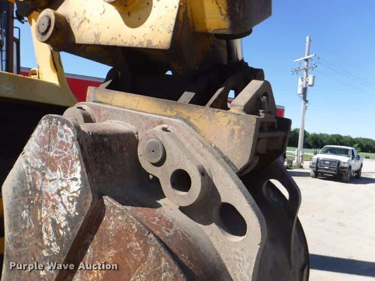 image for item K5873 Badger 1085C Cruiz-Air rubber tire excavator