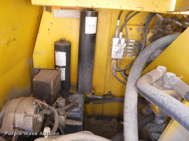 image for item K5873 Badger 1085C Cruiz-Air rubber tire excavator