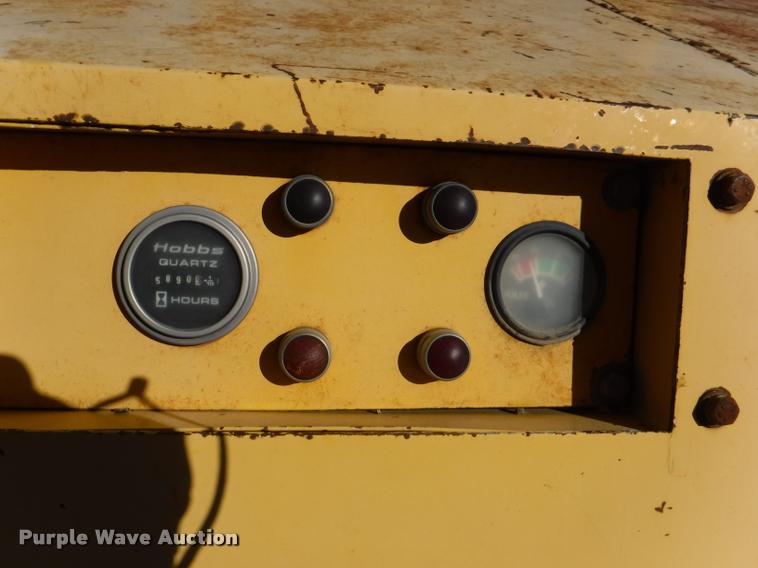 image for item K5873 Badger 1085C Cruiz-Air rubber tire excavator