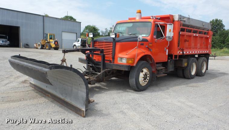 image for item K6453 1999 International 4900 dump truck