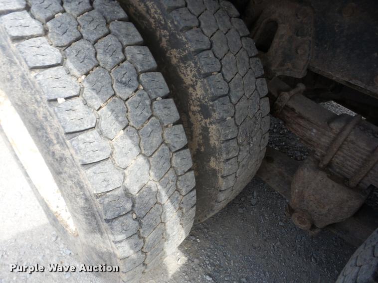 image for item K6453 1999 International 4900 dump truck