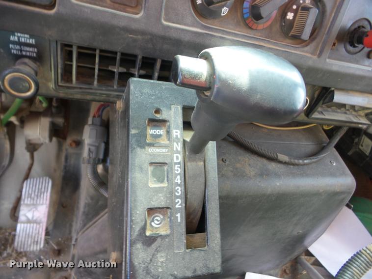 image for item K6453 1999 International 4900 dump truck