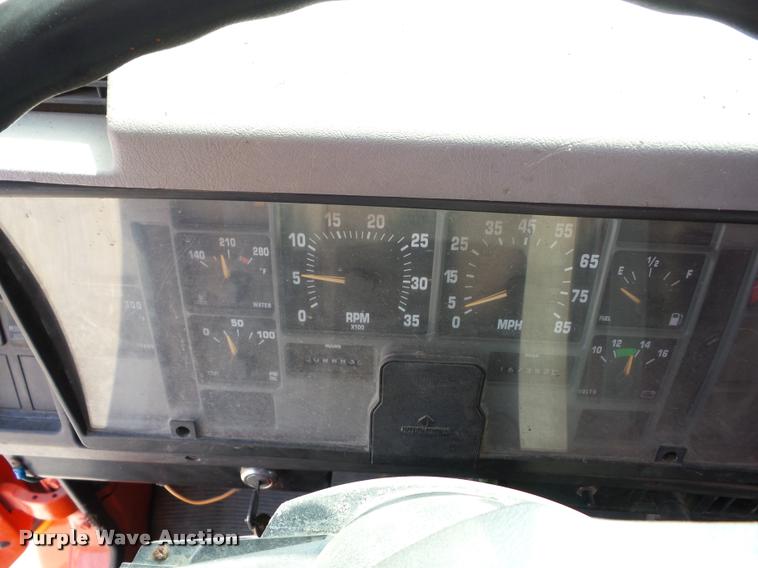 image for item K6453 1999 International 4900 dump truck