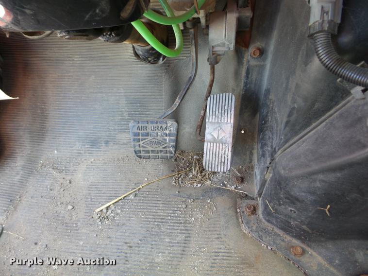 image for item K6453 1999 International 4900 dump truck