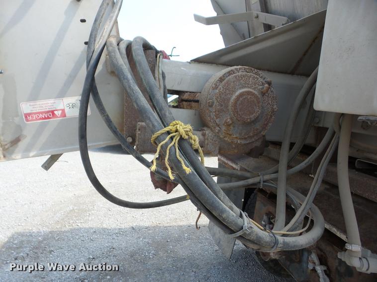 image for item K6453 1999 International 4900 dump truck