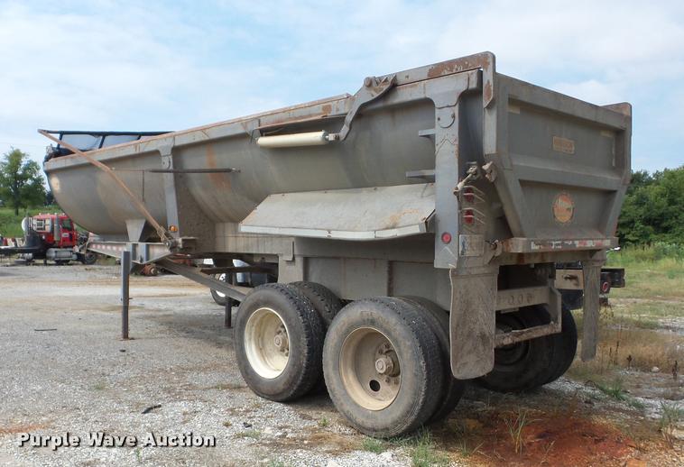 image for item K6454 2006 LTS HRD-27QF end dump trailer