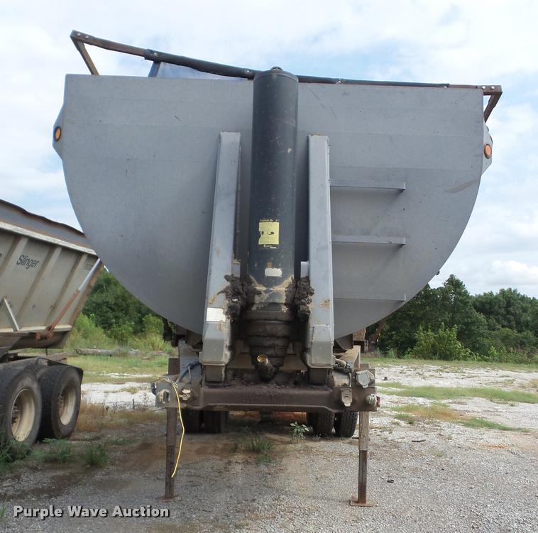 image for item K6454 2006 LTS HRD-27QF end dump trailer