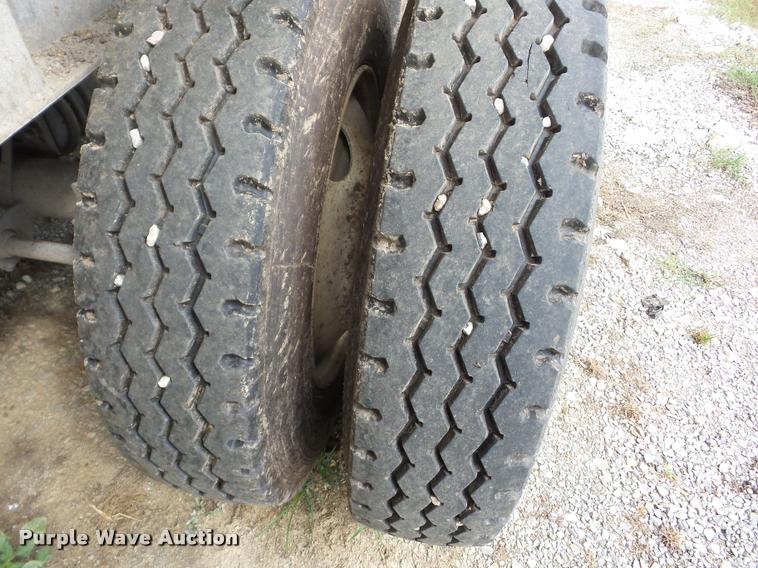 image for item K6454 2006 LTS HRD-27QF end dump trailer