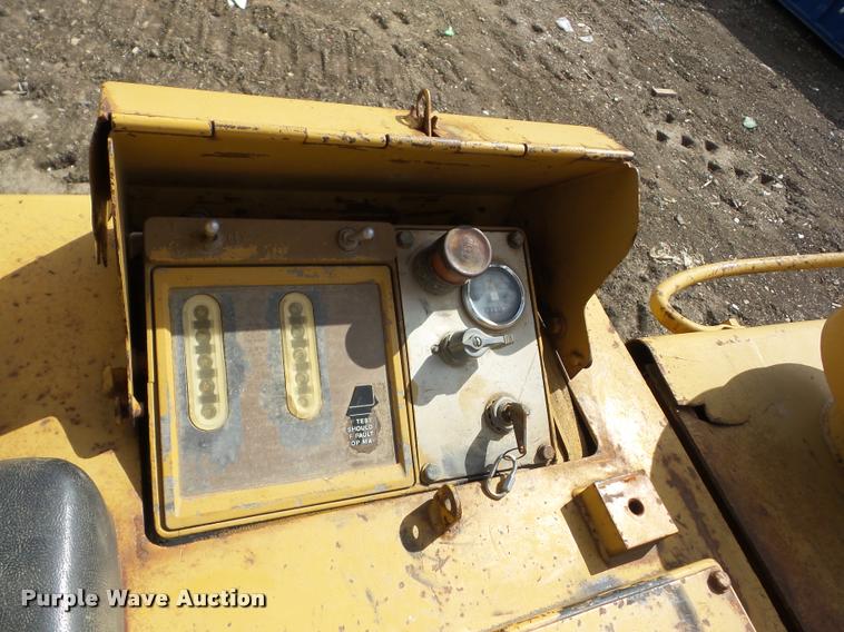 image for item K6459 1984 Caterpillar 963 track loader
