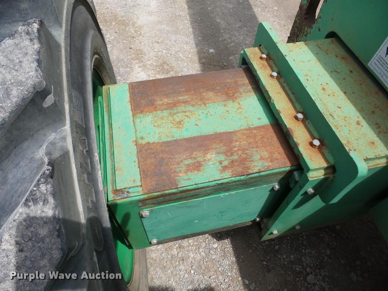 image for item K6460 1996 Genie S85 boom lift