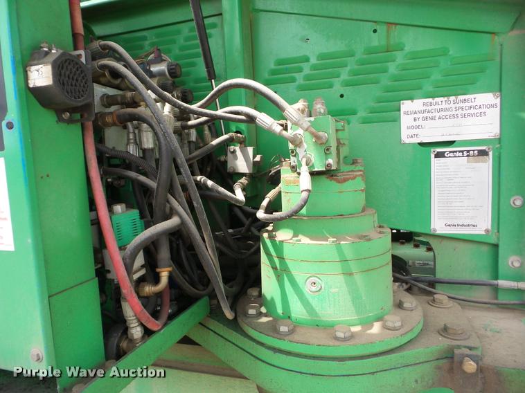 image for item K6460 1996 Genie S85 boom lift