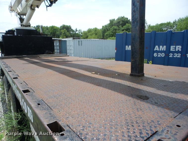 image for item K6462 1993 Ford FT900 crane truck