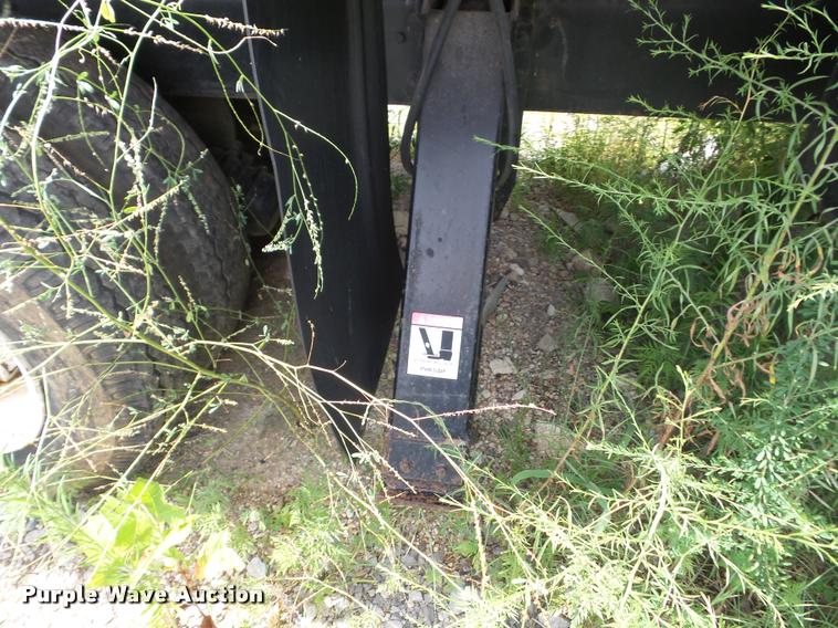 image for item K6462 1993 Ford FT900 crane truck