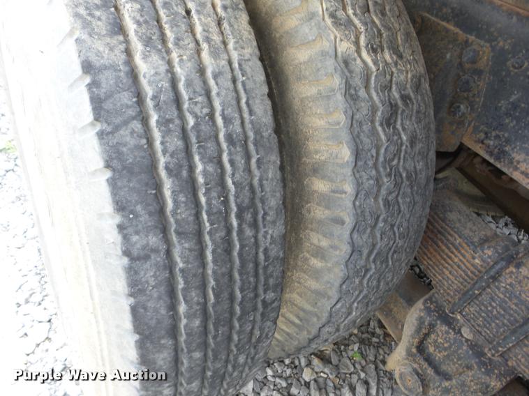 image for item K6462 1993 Ford FT900 crane truck