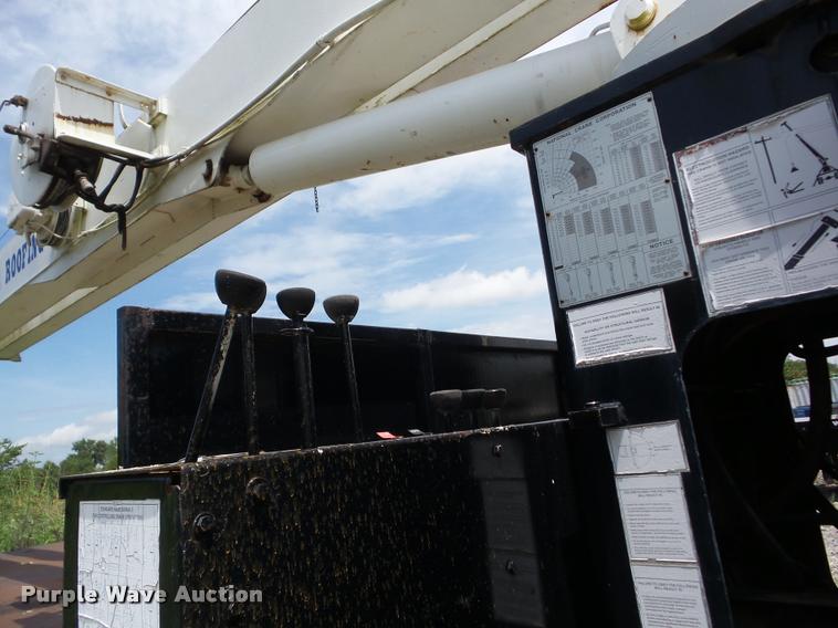 image for item K6462 1993 Ford FT900 crane truck