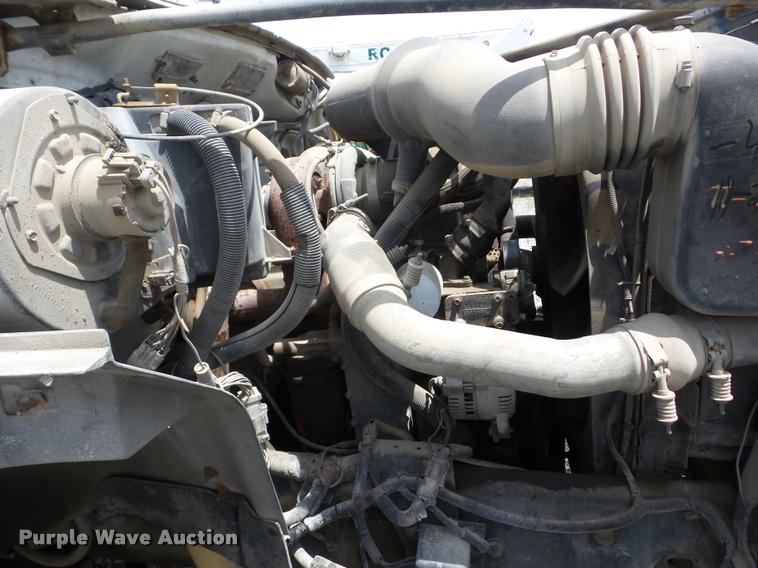 image for item K6462 1993 Ford FT900 crane truck