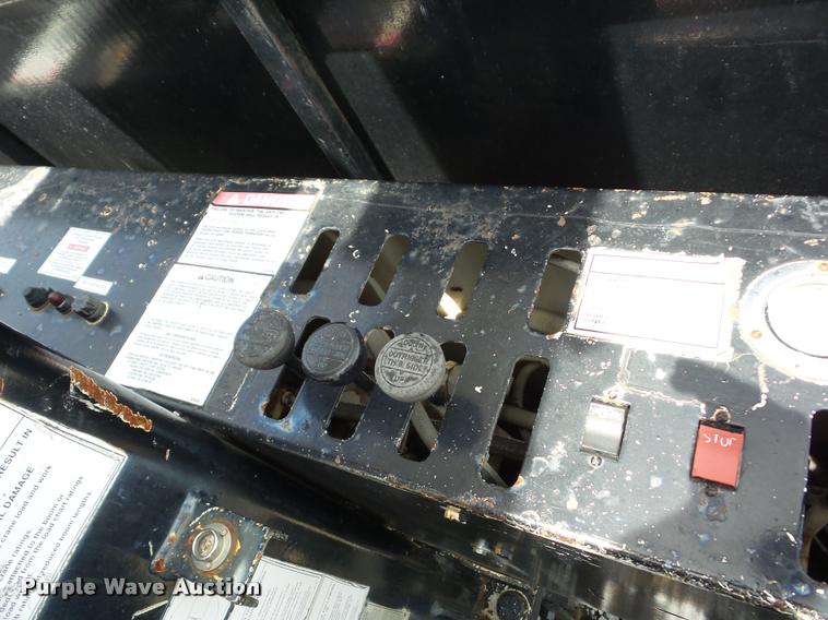 image for item K6462 1993 Ford FT900 crane truck