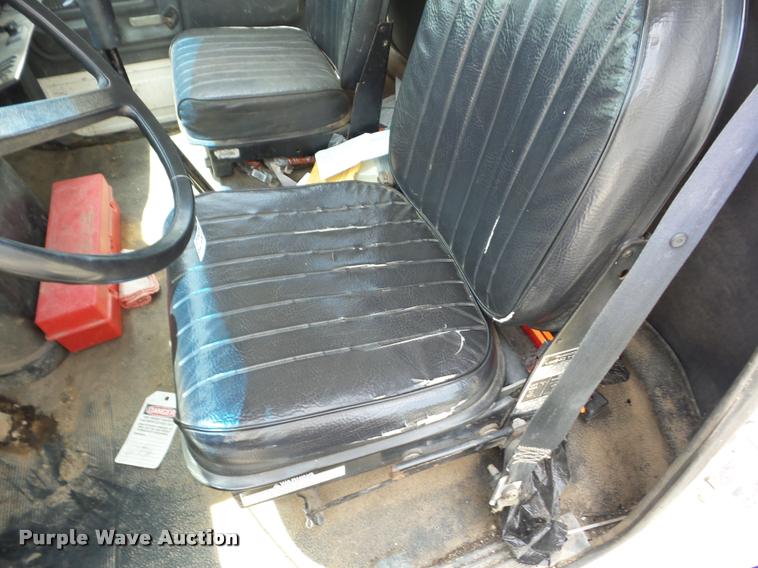 image for item K6462 1993 Ford FT900 crane truck