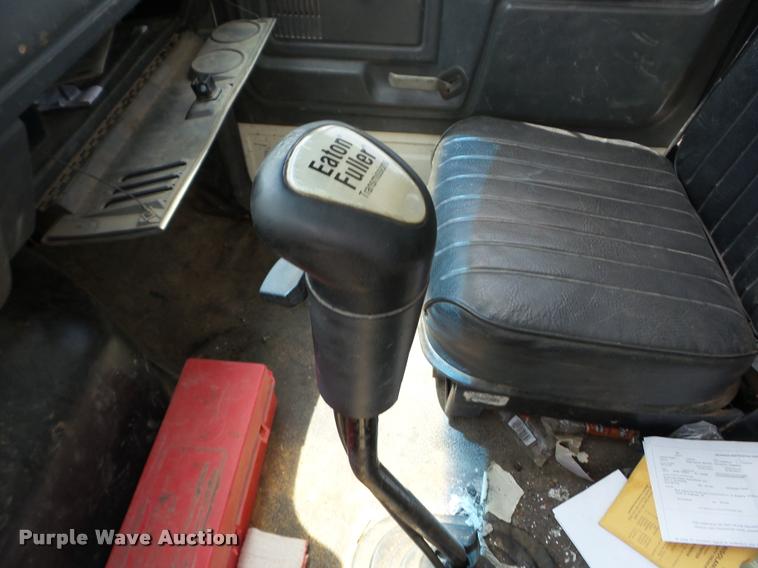 image for item K6462 1993 Ford FT900 crane truck