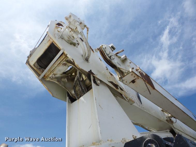 image for item K6462 1993 Ford FT900 crane truck