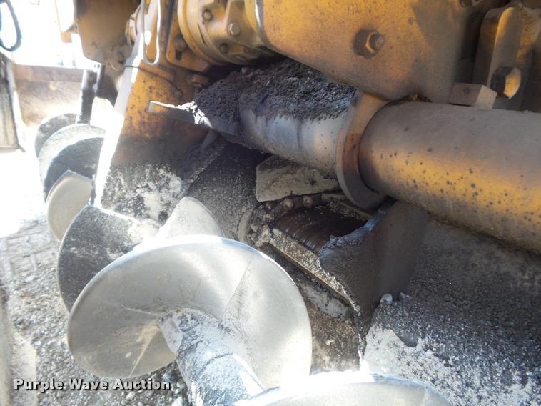 image for item K7528 1995 Blaw-Knox PF-510 paver