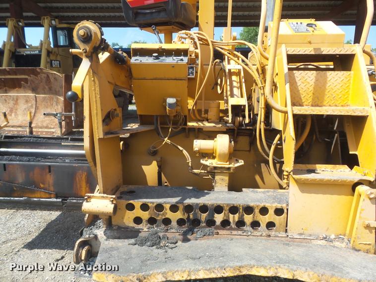 image for item K7528 1995 Blaw-Knox PF-510 paver