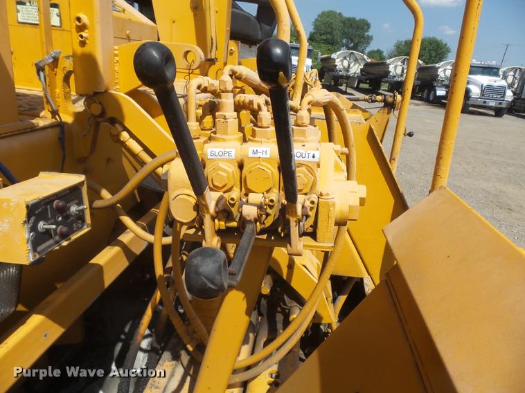 image for item K7528 1995 Blaw-Knox PF-510 paver