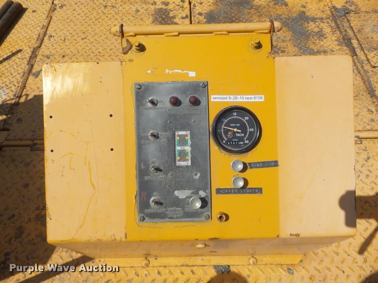 image for item K7528 1995 Blaw-Knox PF-510 paver