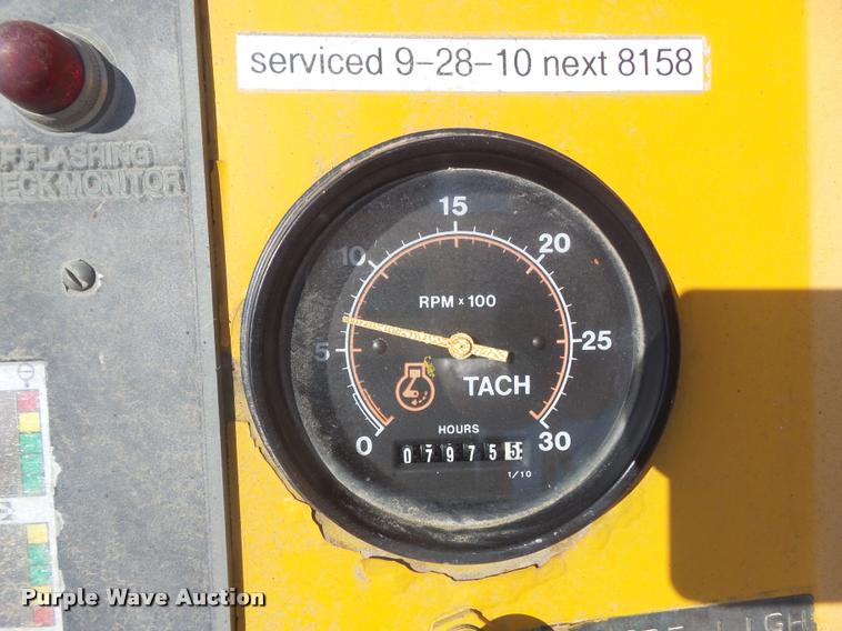 image for item K7528 1995 Blaw-Knox PF-510 paver