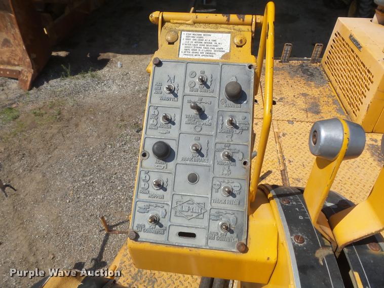 image for item K7528 1995 Blaw-Knox PF-510 paver