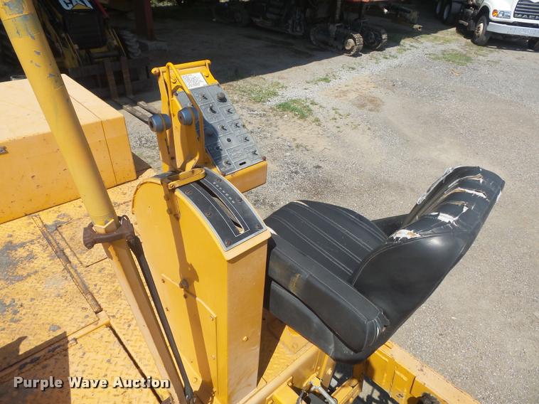 image for item K7528 1995 Blaw-Knox PF-510 paver