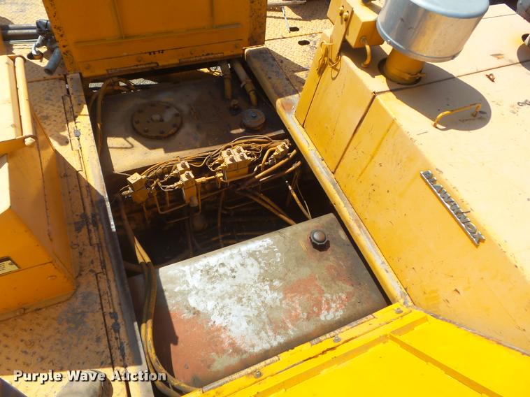 image for item K7528 1995 Blaw-Knox PF-510 paver