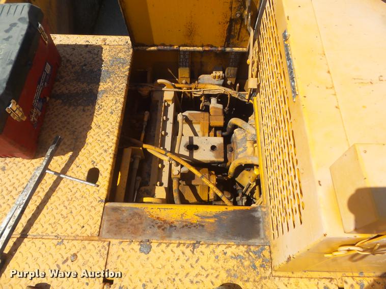 image for item K7528 1995 Blaw-Knox PF-510 paver