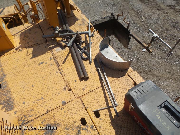 image for item K7528 1995 Blaw-Knox PF-510 paver