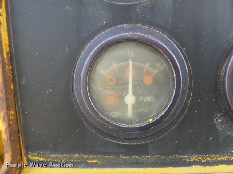 image for item K7530 1998 Vermeer T455 Trencher