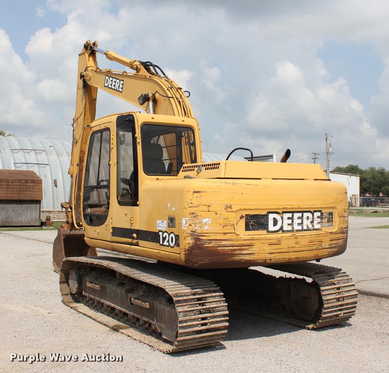 image for item L3207 2000 John Deere 120 excavator