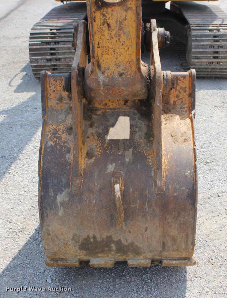 image for item L3207 2000 John Deere 120 excavator