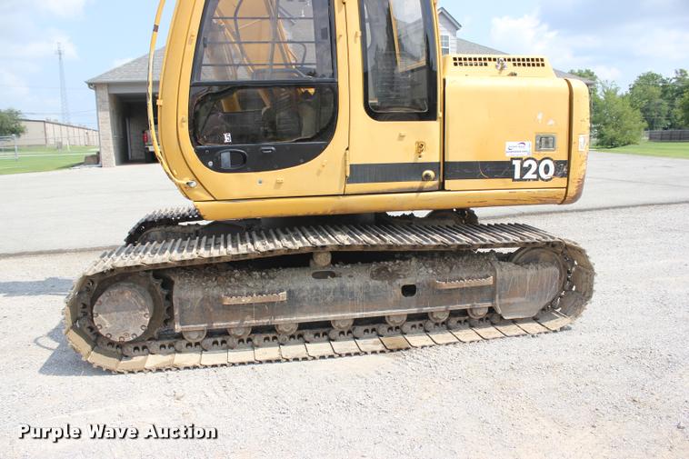 image for item L3207 2000 John Deere 120 excavator
