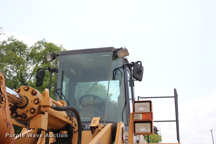 image for item L3208 1998 Case 921B wheel loader