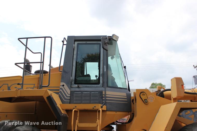 image for item L3208 1998 Case 921B wheel loader