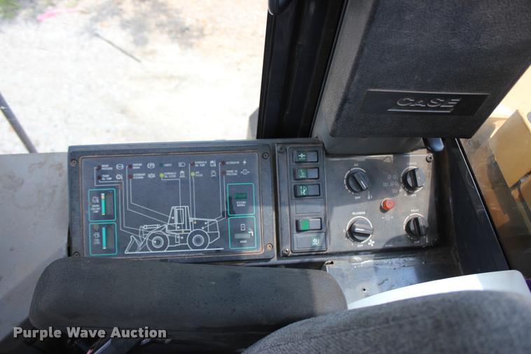 image for item L3208 1998 Case 921B wheel loader