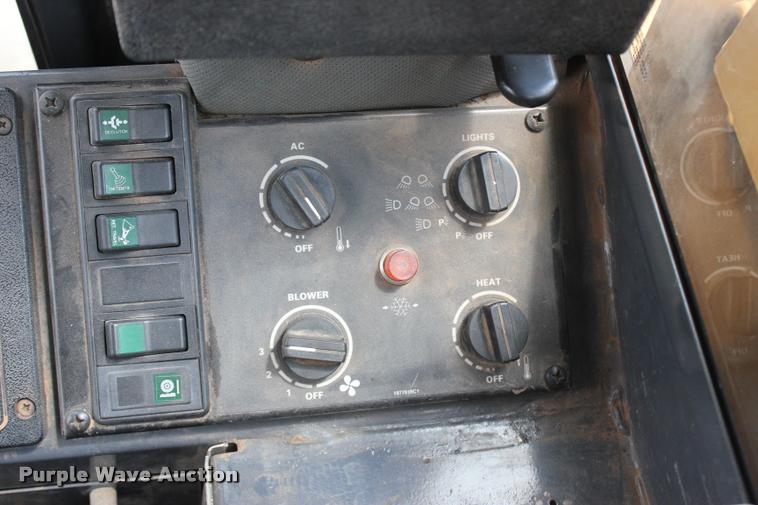 image for item L3208 1998 Case 921B wheel loader