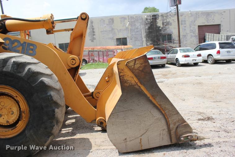 image for item L3208 1998 Case 921B wheel loader