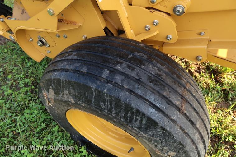 image for item BV9165 Vermeer 664M Rancher round baler